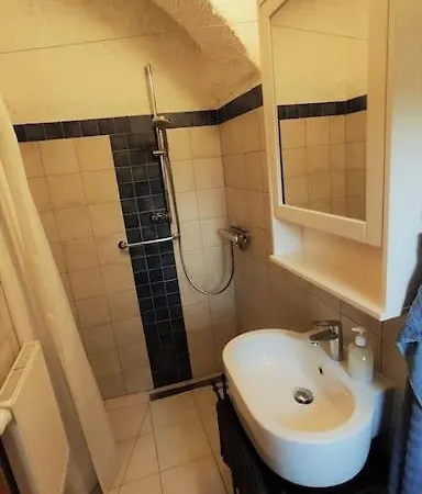 Počitniška hiša Malu Vintage House With Garden