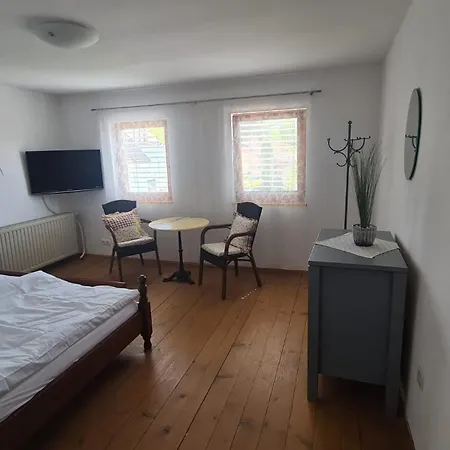 Malu Vintage House With Garden *