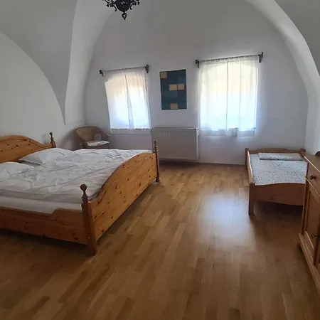 Malu Vintage House With Garden Logatec