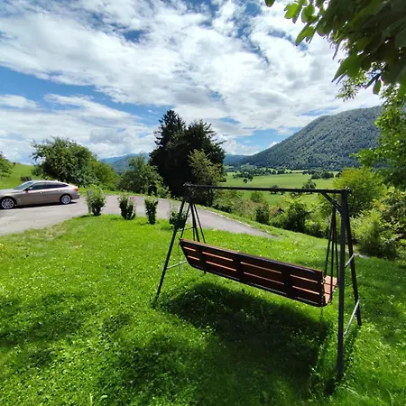 Сasa de vacaciones Malu Vintage House With Garden Logatec