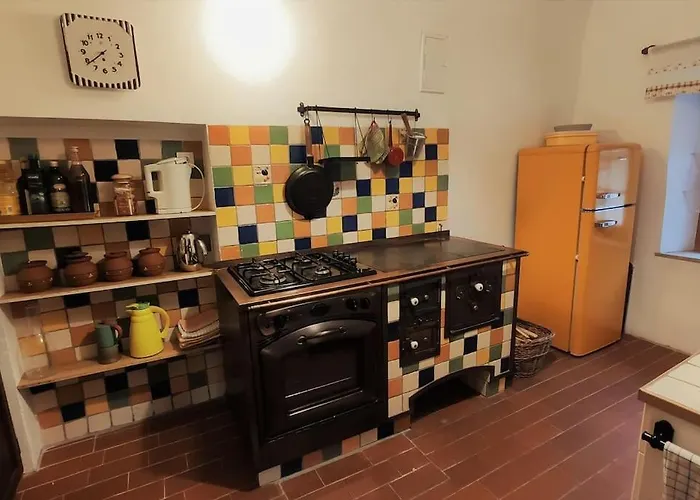 Malu Vintage House With Garden