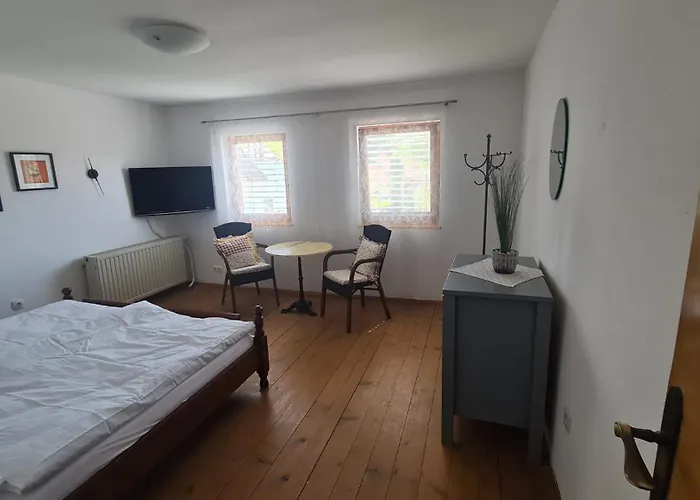 Malu Vintage House With Garden *